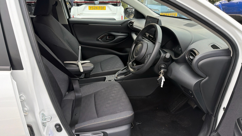 Toyota Yaris 1.5 Hybrid Design 5dr CVT Hybrid Hatchback